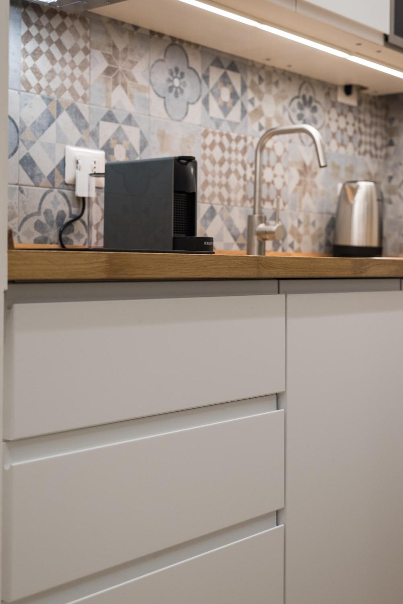 Super Comfort Pisino Street Appartement *